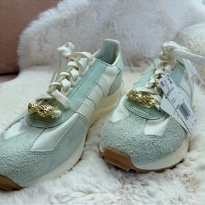 Adidas Retropy E5 Women’s Sneakers in Sage and Cream